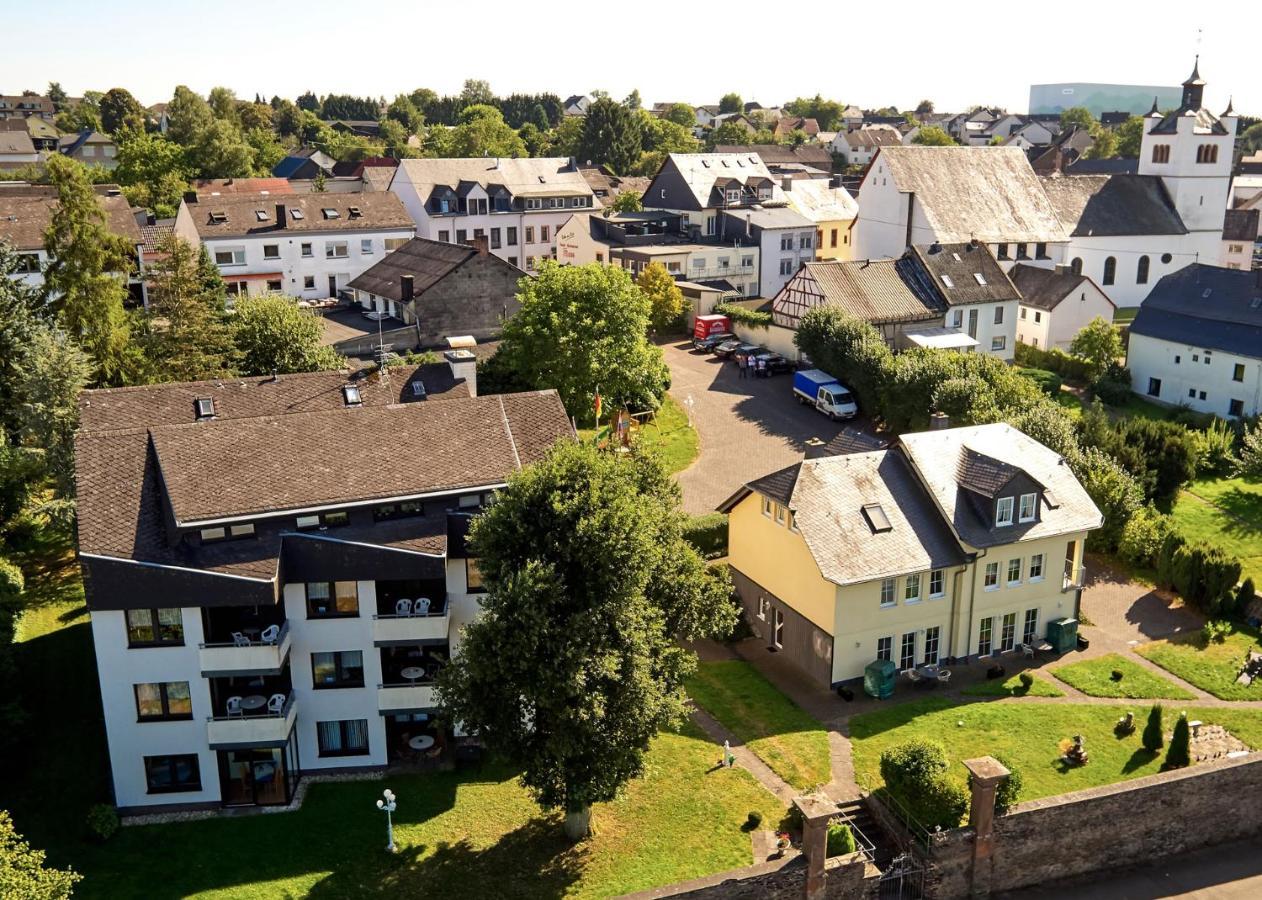 Hotel-Restaurant Maas Lutzerath Eksteriør billede